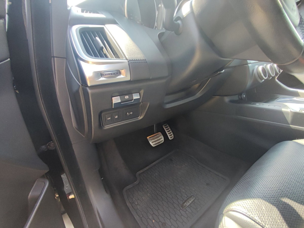 Jaguar E-Pace 2.0D 150 CV AWD aut. R-Dynamic (16)