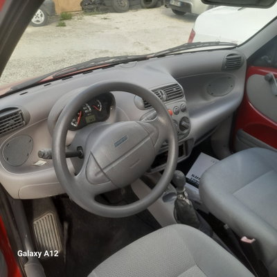 Fiat 600 1.1 Active (8)
