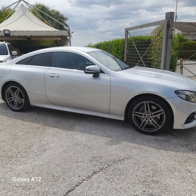 Mercedes-Benz Classe E Coupé 220 d Auto Premium Plus (4)