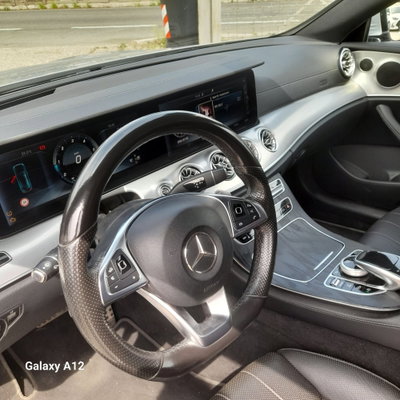 Mercedes-Benz Classe E Coupé 220 d Auto Premium Plus (9)