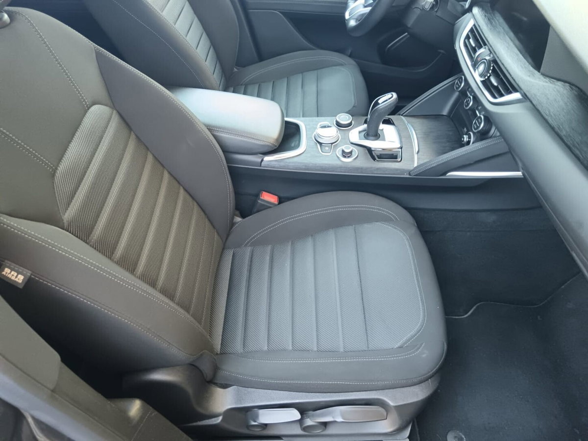 Alfa Romeo Stelvio Stelvio 2.2 Turbodiesel 190 CV AT8 Q4 Business (14)