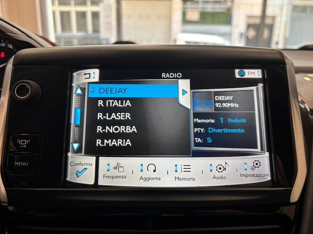 Peugeot 2008 e-HDi 92 CV Stop&Start ETG6 Allure (15)