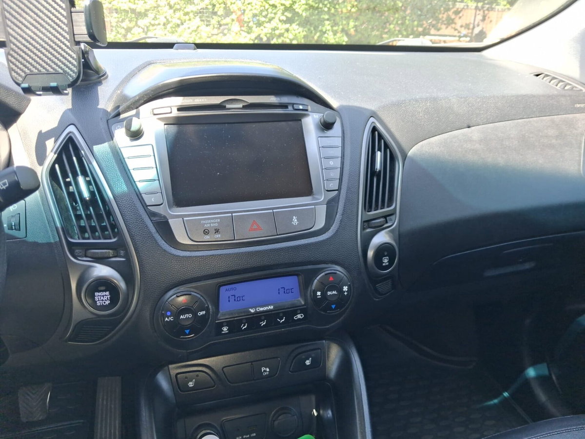Hyundai ix35 1.7 CRDi 2WD Xpossible (10)