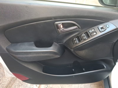 Hyundai ix35 1.7 CRDi 2WD Xpossible (13)