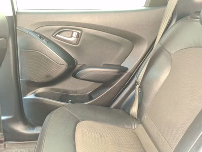 Hyundai ix35 1.7 CRDi 2WD Xpossible (14)