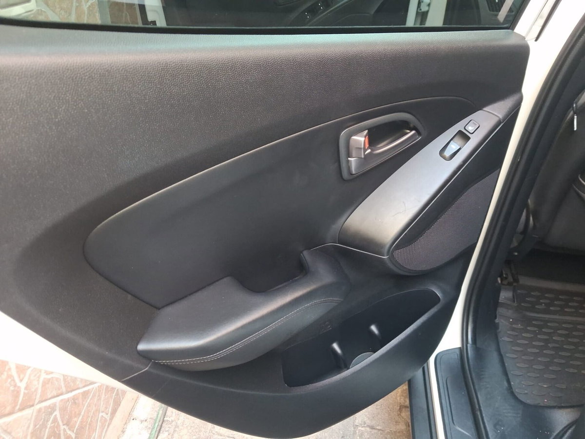 Hyundai ix35 1.7 CRDi 2WD Xpossible (15)