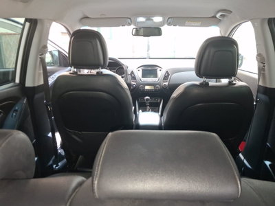 Hyundai ix35 1.7 CRDi 2WD Xpossible (8)