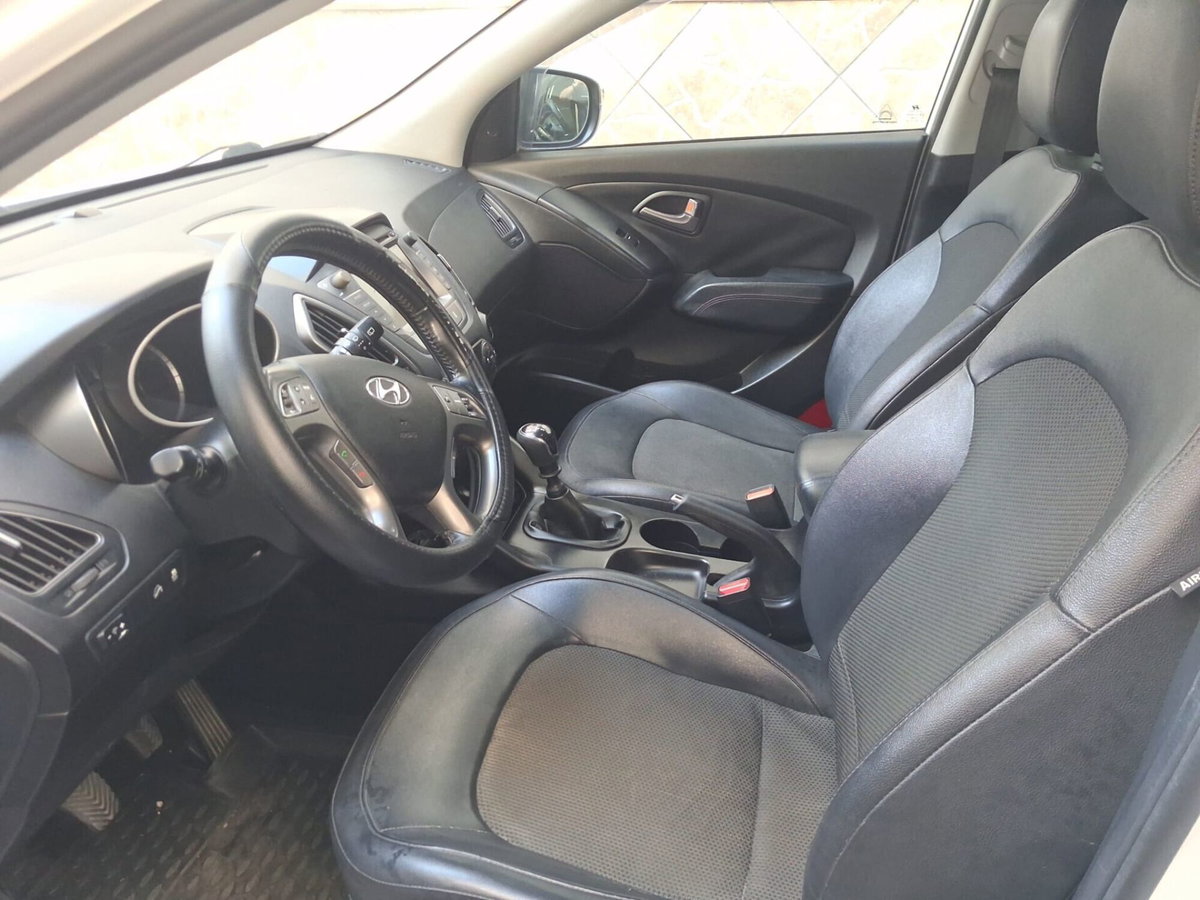 Hyundai ix35 1.7 CRDi 2WD Xpossible (9)