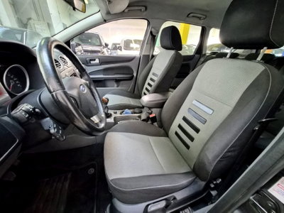 Ford Focus Station Wagon 1.6 (115CV) SW Bz.- GPL Titanium (12)