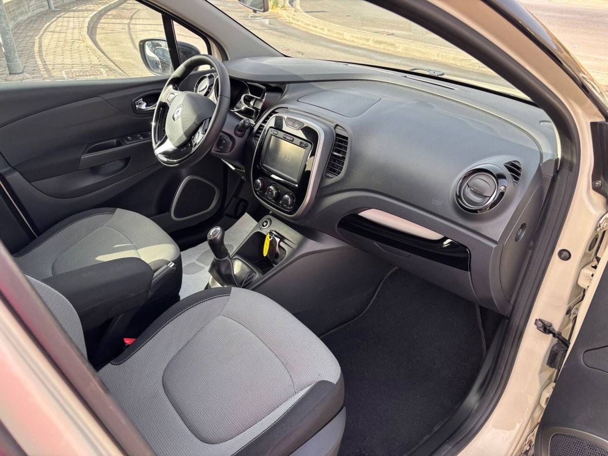 Renault Captur dCi 8V 90 CV Start&Stop Energy Iconic (12)