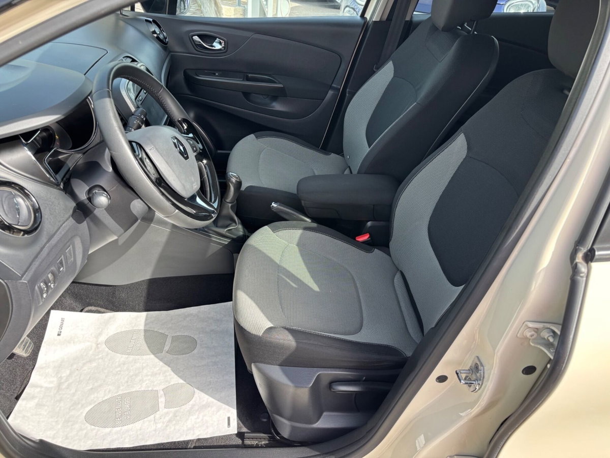 Renault Captur dCi 8V 90 CV Start&Stop Energy Iconic (13)