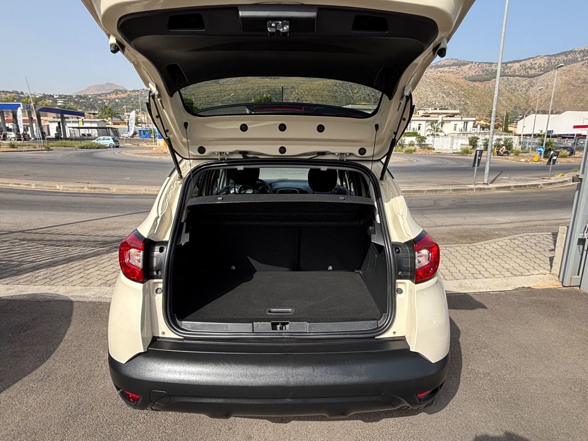Renault Captur dCi 8V 90 CV Start&Stop Energy Iconic (8)