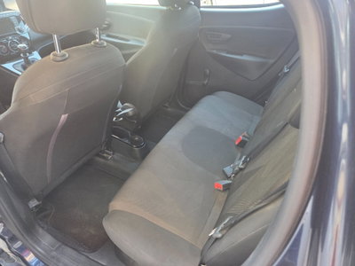 Lancia Ypsilon 1.2 69 CV 5 porte Gold (12)