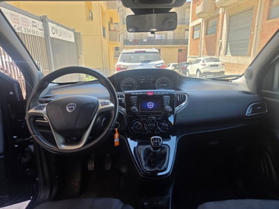 Lancia Ypsilon 1.2 69 CV 5 porte Gold (13)