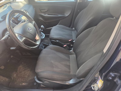 Lancia Ypsilon 1.2 69 CV 5 porte Gold (16)
