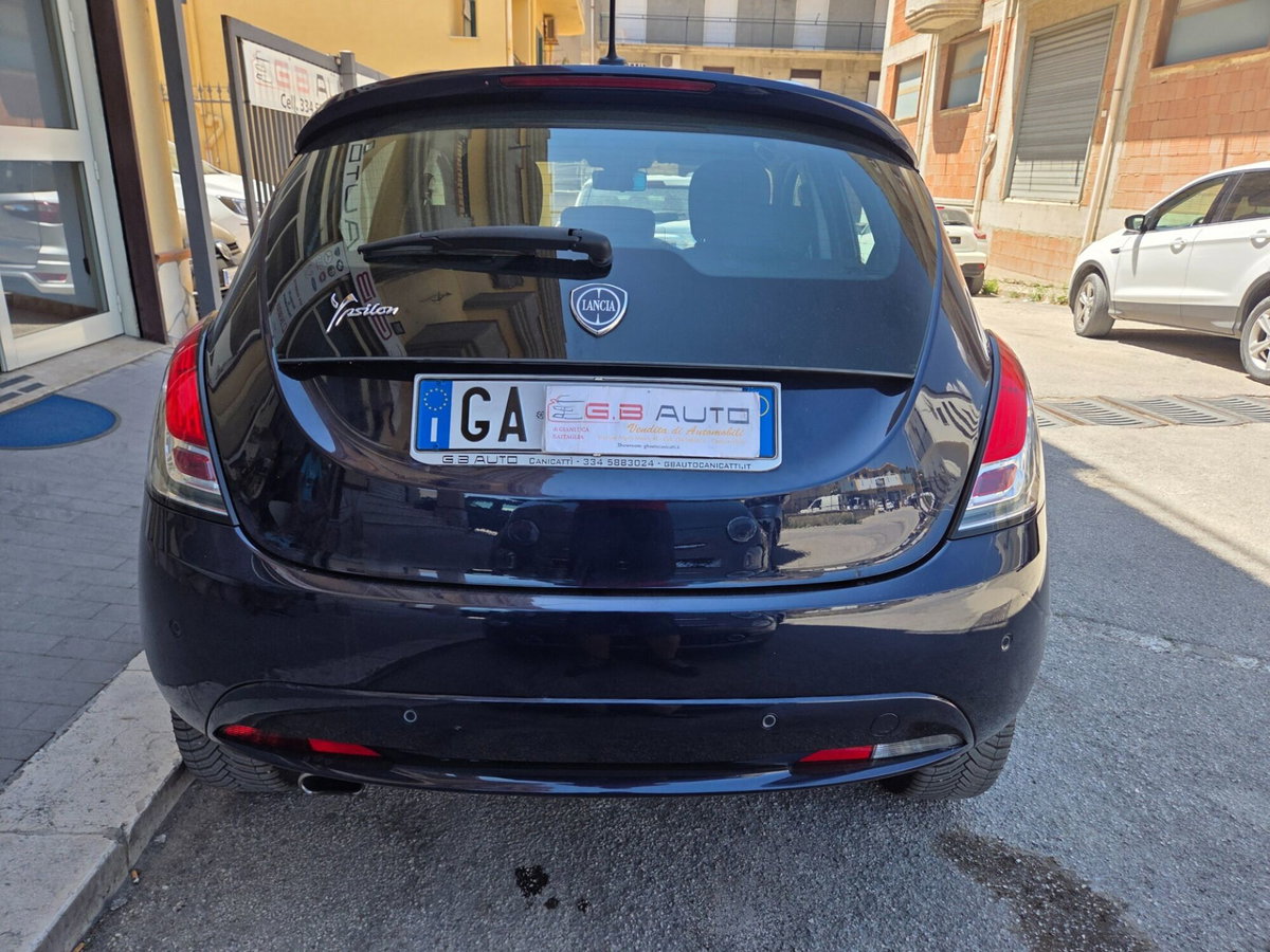 Lancia Ypsilon 1.2 69 CV 5 porte Gold (2)