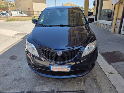 Lancia Ypsilon 1.2 69 CV 5 porte Gold (9)
