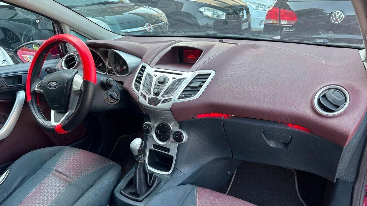Ford Fiesta 1.2 82CV 3 porte (11)