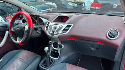 Ford Fiesta 1.2 82CV 3 porte (11)