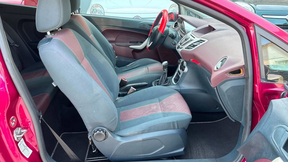 Ford Fiesta 1.2 82CV 3 porte (8)
