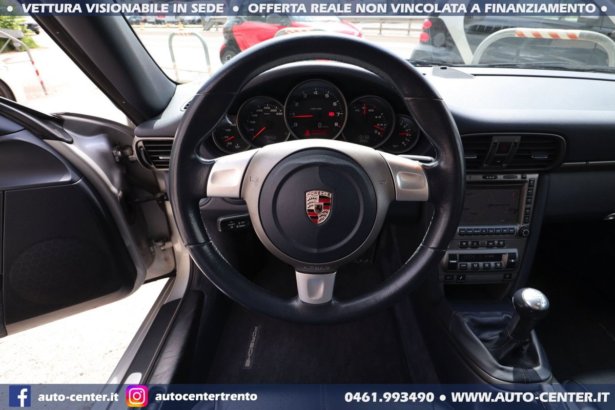 Porsche 911 Coupé Carrera 4 (12)