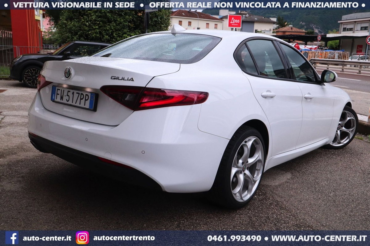 Alfa Romeo Giulia 2.2 Turbodiesel 160 CV AT8 Super (3)