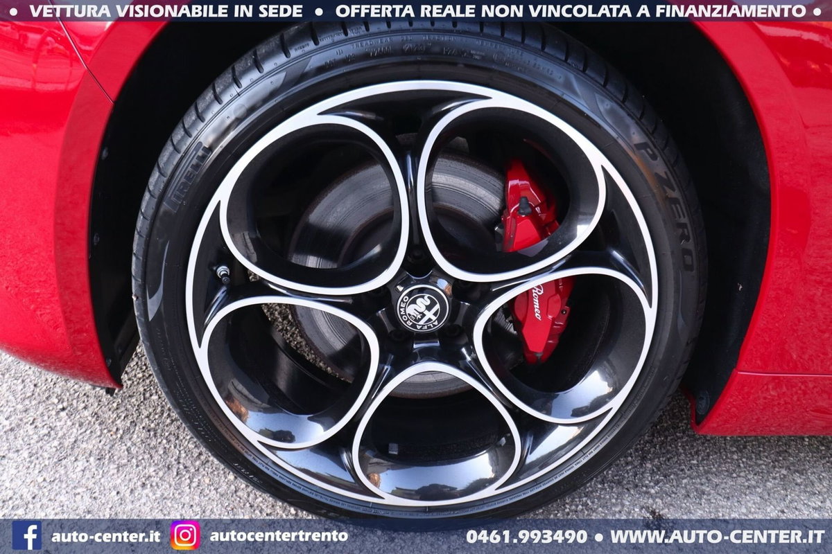 Alfa Romeo Giulia 2.0 Turbo 280 CV AT8 AWD Q4 Estrema (10)