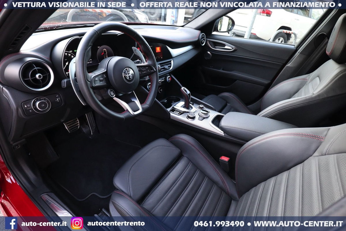 Alfa Romeo Giulia 2.0 Turbo 280 CV AT8 AWD Q4 Estrema (11)