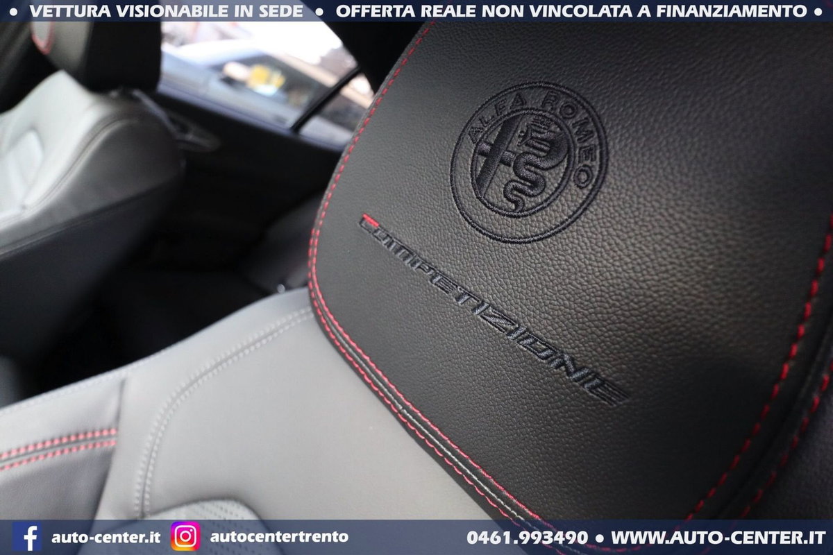 Alfa Romeo Giulia 2.0 Turbo 280 CV AT8 AWD Q4 Estrema (13)