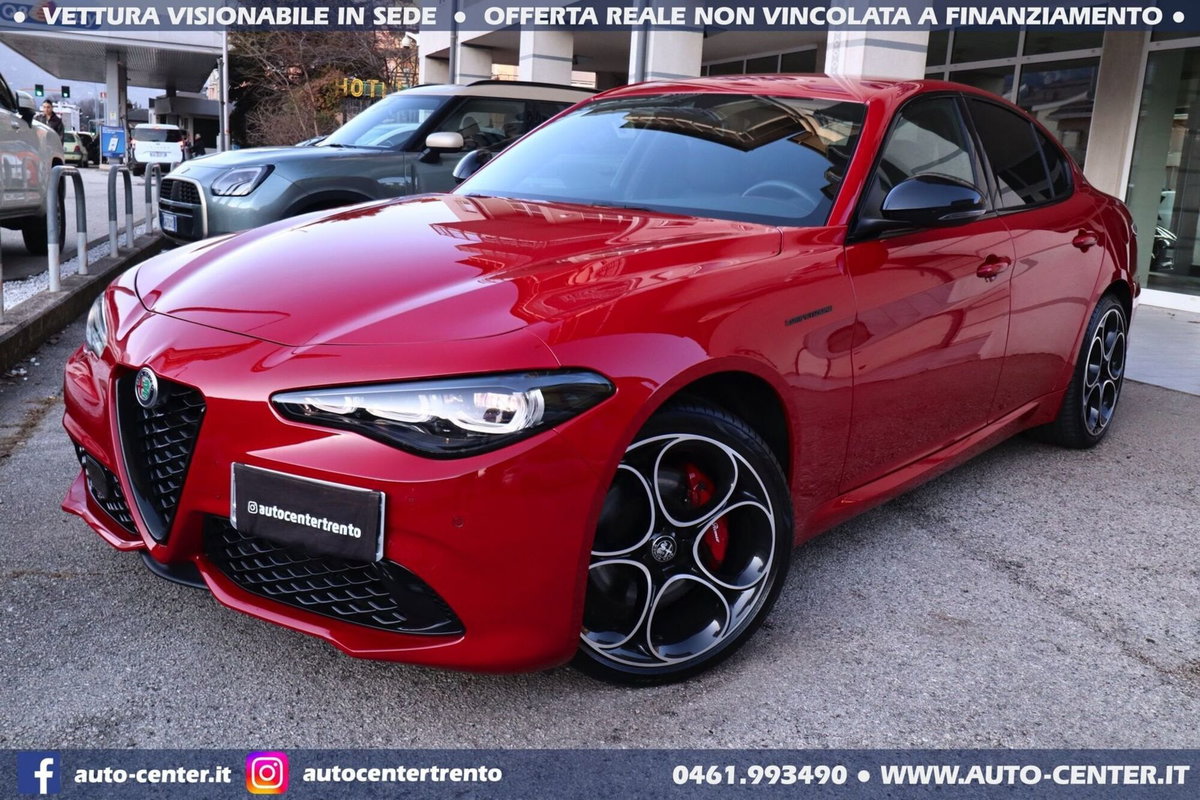 Alfa Romeo Giulia 2.0 Turbo 280 CV AT8 AWD Q4 Estrema (17)