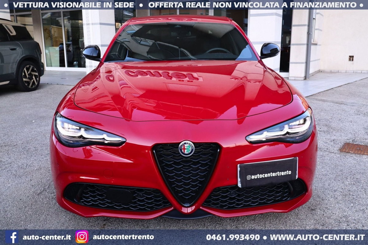 Alfa Romeo Giulia 2.0 Turbo 280 CV AT8 AWD Q4 Estrema (4)