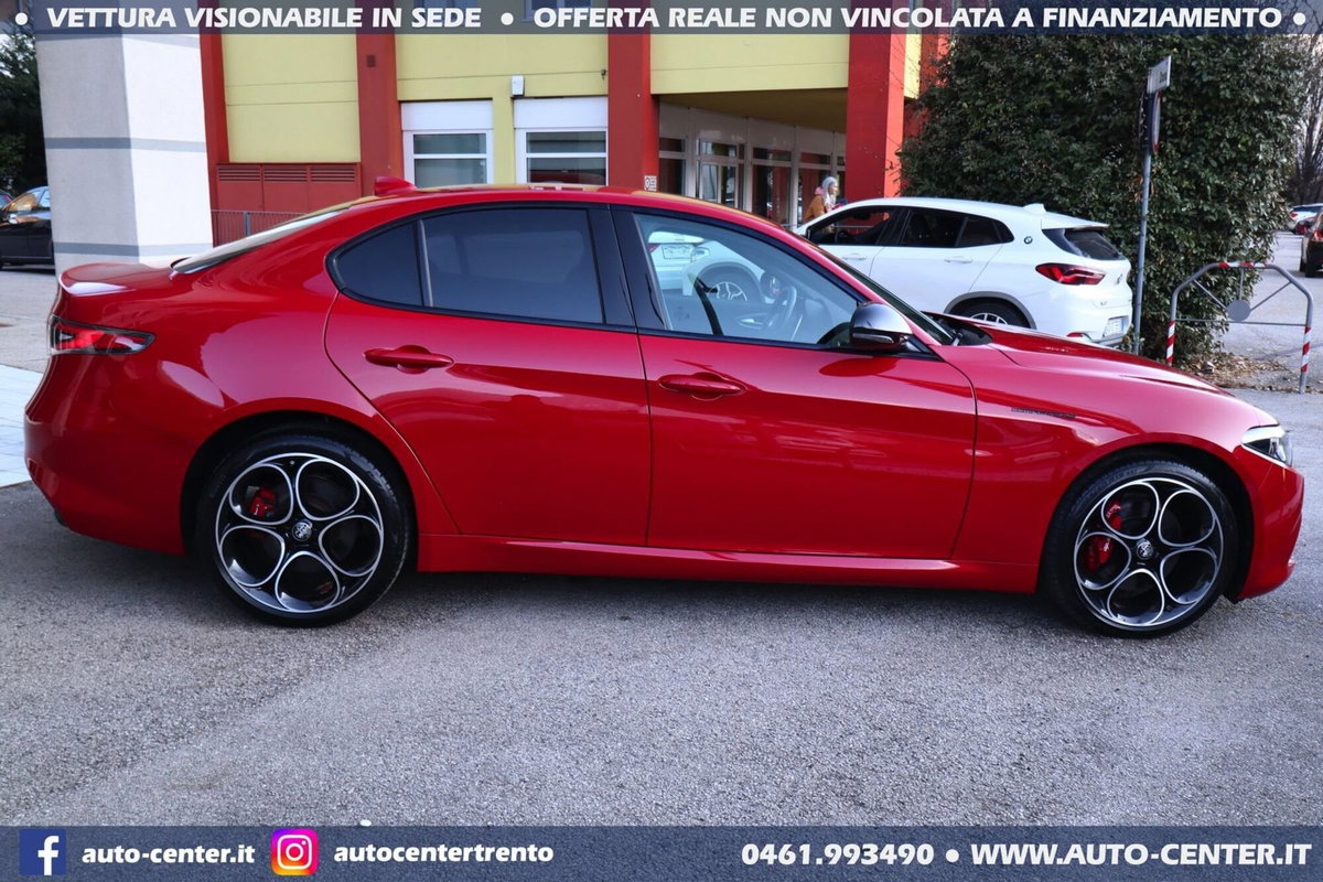 Alfa Romeo Giulia 2.0 Turbo 280 CV AT8 AWD Q4 Estrema (5)