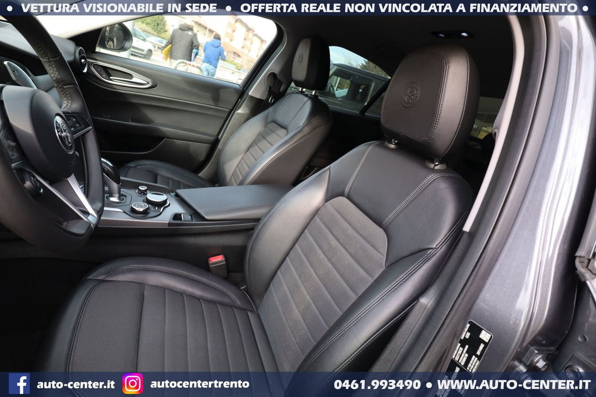 Alfa Romeo Giulia 2.0 Turbo 200 CV AT8 Super (11)