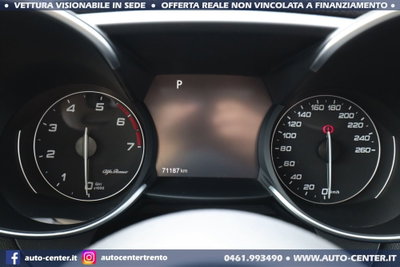 Alfa Romeo Giulia 2.0 Turbo 200 CV AT8 Super (14)