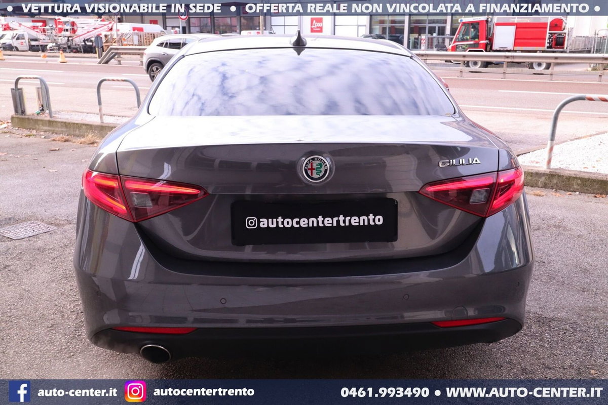 Alfa Romeo Giulia 2.0 Turbo 200 CV AT8 Super (6)