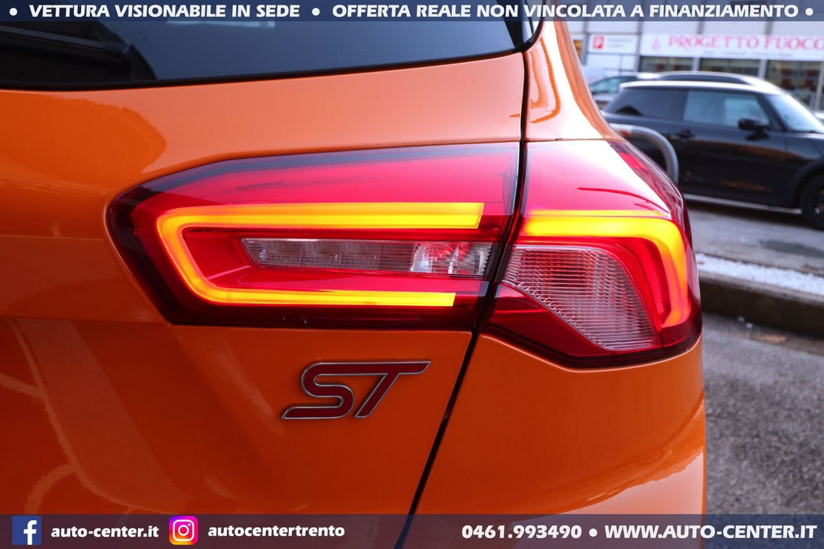 Ford Focus 2.3 ecoboost ST 280cv (10)