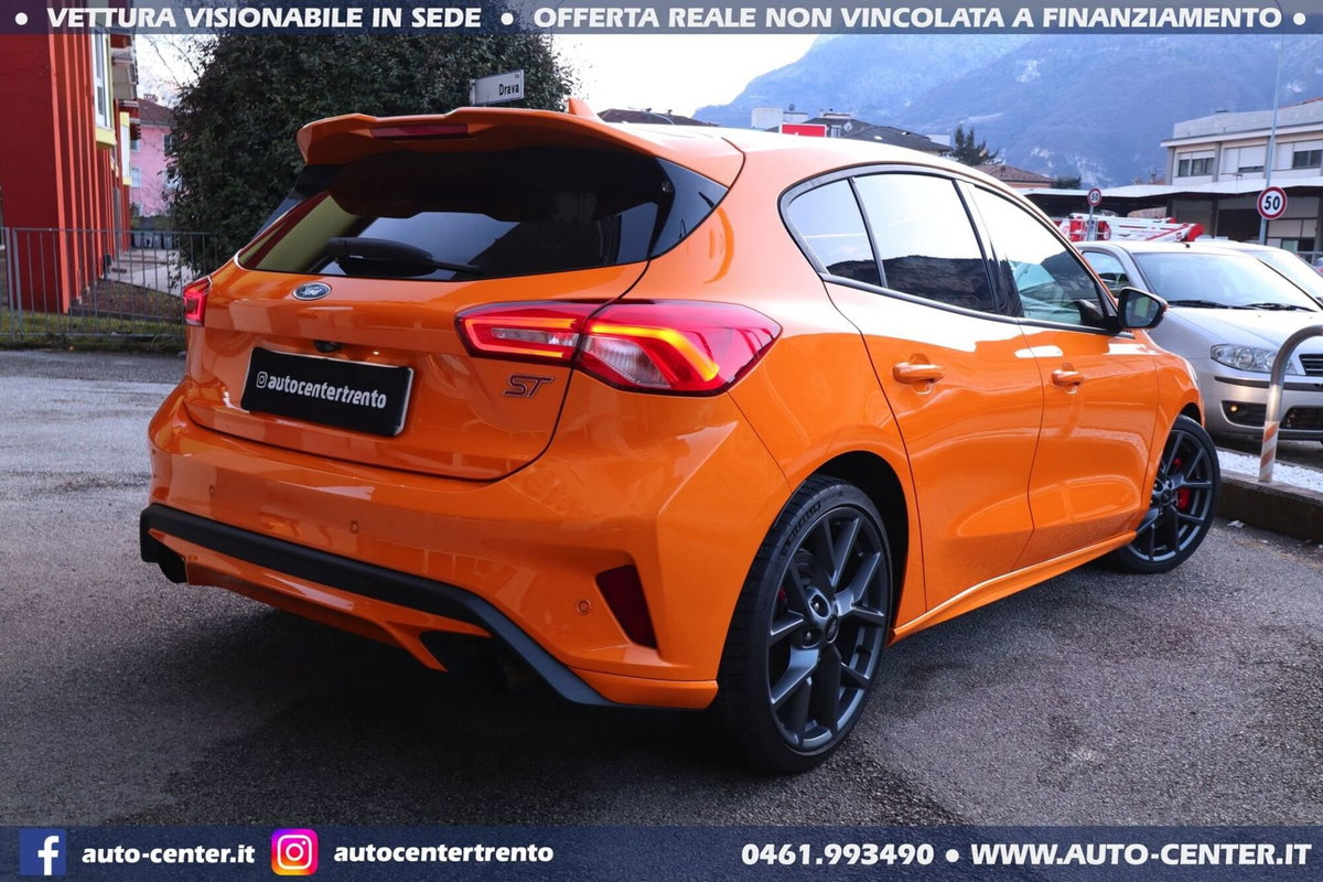 Ford Focus 2.3 ecoboost ST 280cv (3)