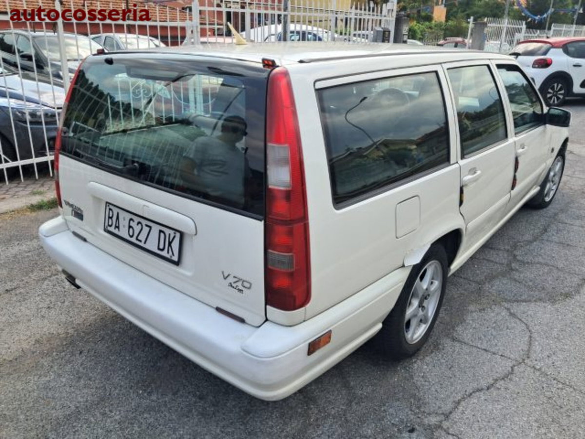 Volvo V70 2.0 T Kinetic (2)