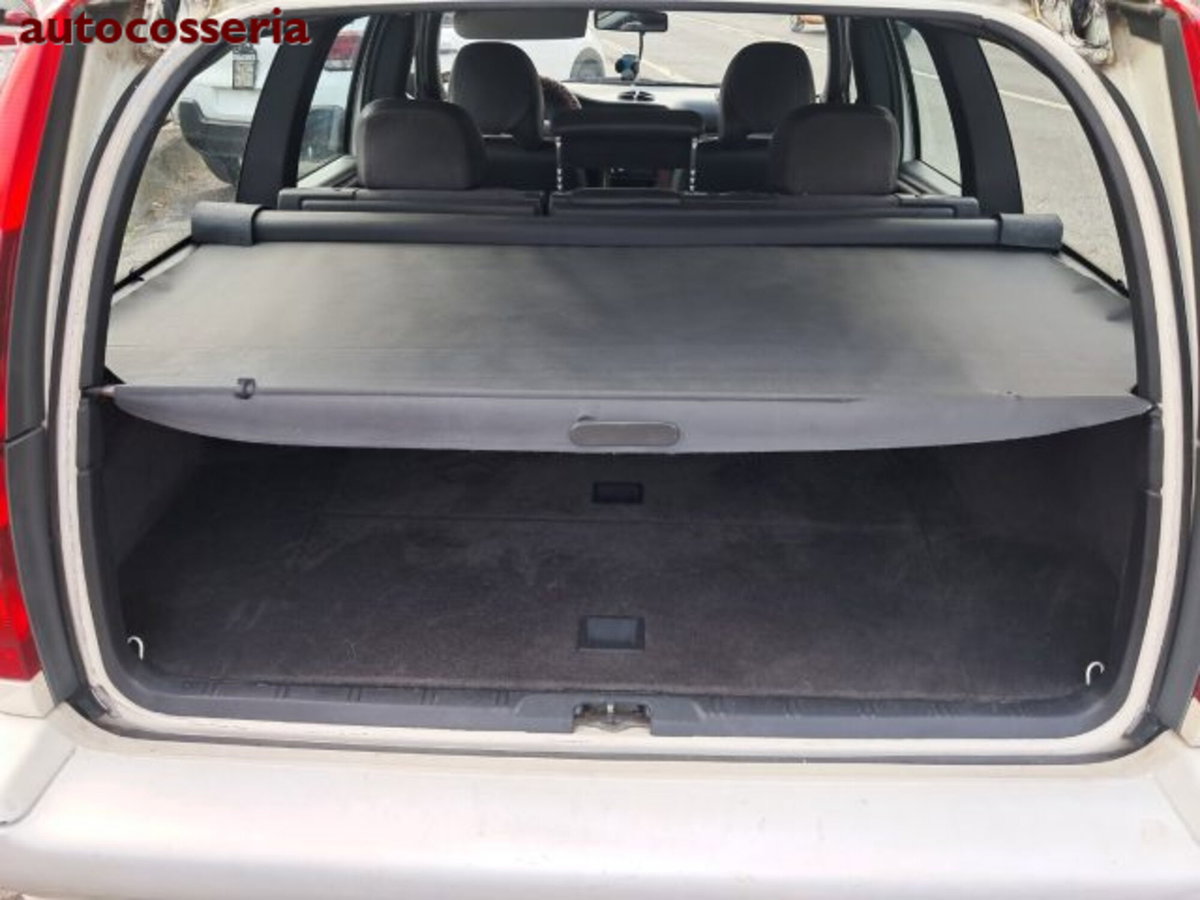 Volvo V70 2.0 T Kinetic (6)
