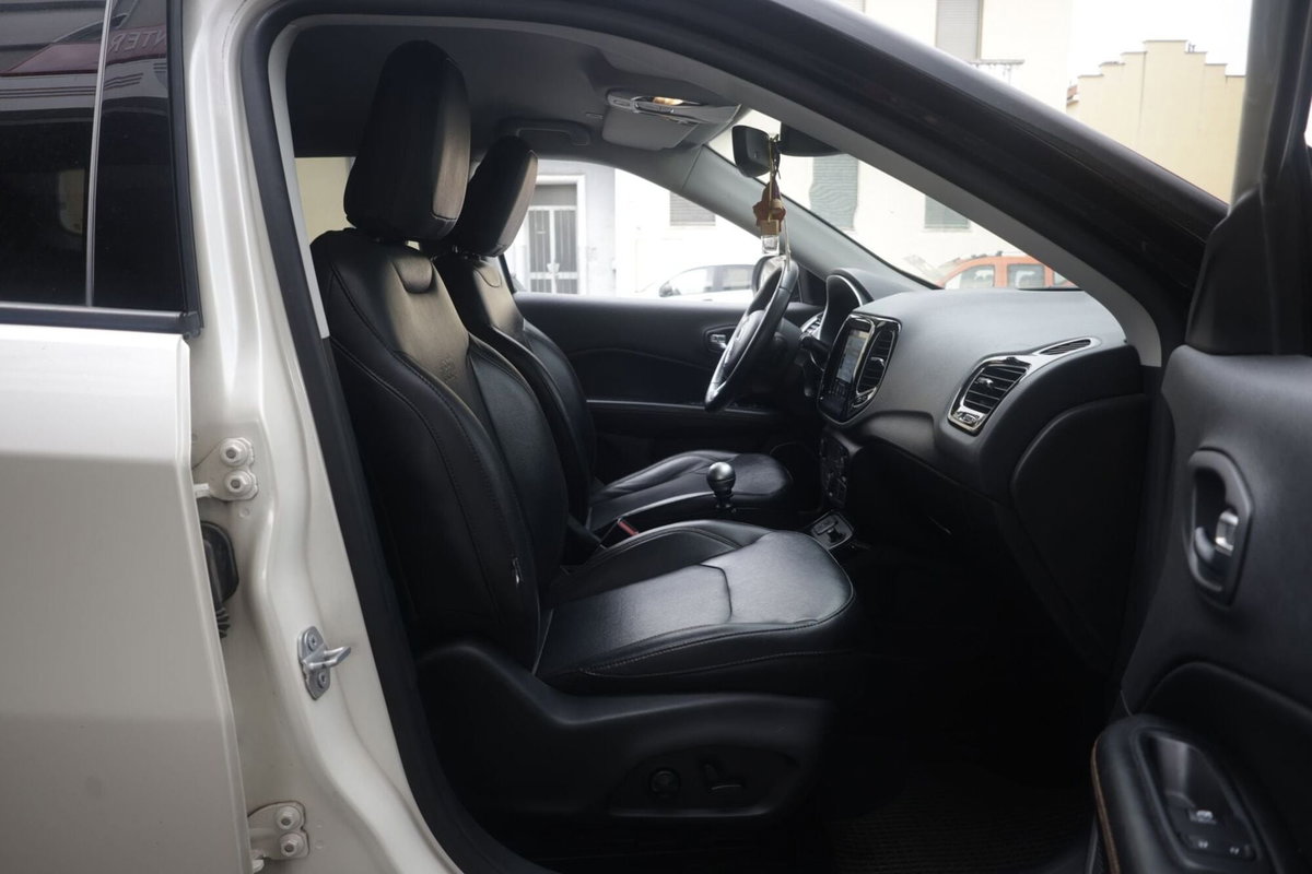 Jeep Compass 1.6 Multijet II 2WD Limited (10)