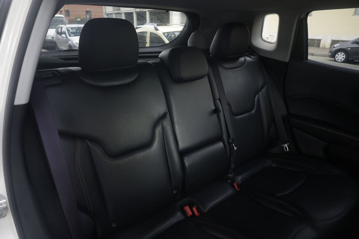Jeep Compass 1.6 Multijet II 2WD Limited (12)