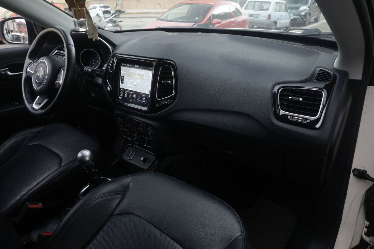 Jeep Compass 1.6 Multijet II 2WD Limited (8)