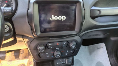 Jeep Renegade 1.4 MultiAir Limited (8)
