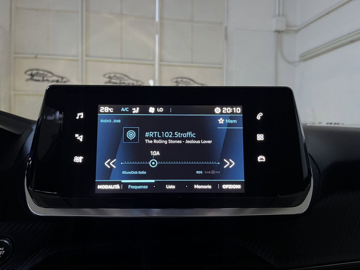 Peugeot 2008 BlueHDi 130 S&S EAT8 Allure Pack (10)