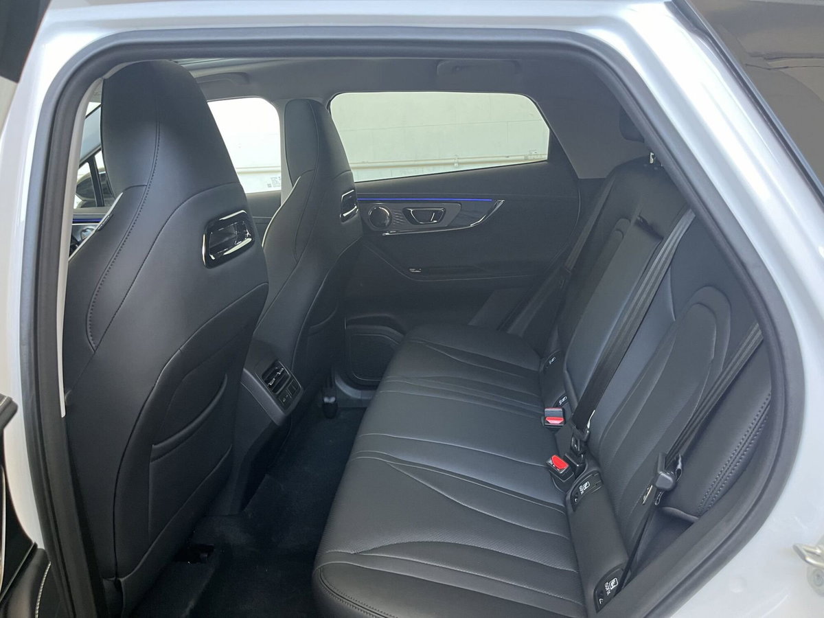 Omoda Omoda 5 EV 60,9 kWh Premium (9)