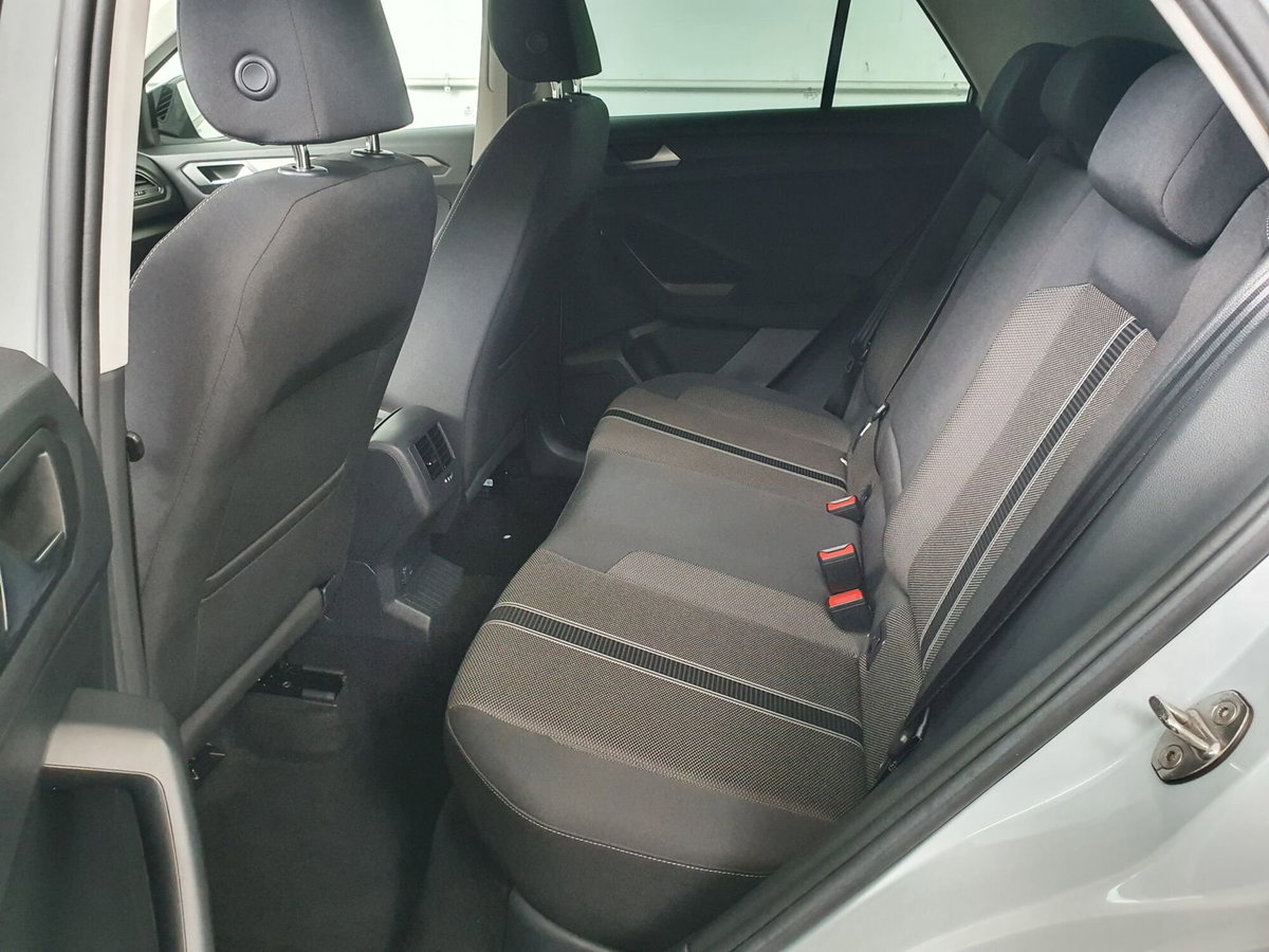 Volkswagen T-Roc 1.6 TDI SCR Advanced BlueMotion Technology (12)