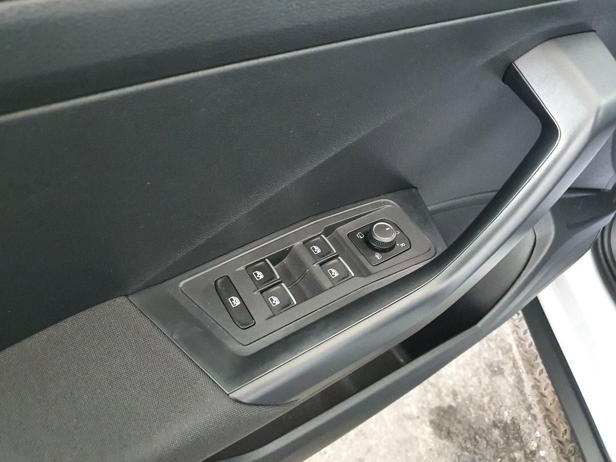 Volkswagen T-Roc 1.6 TDI SCR Advanced BlueMotion Technology (17)