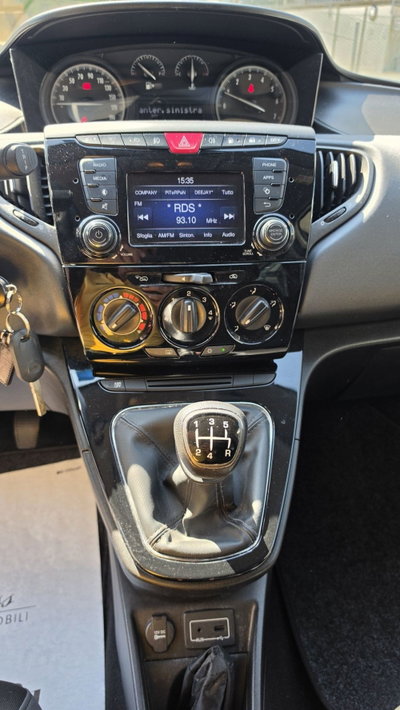 Lancia Ypsilon 1.2 69 CV 5 porte GPL Silver Plus (10)