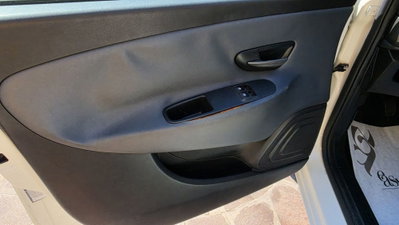 Lancia Ypsilon 1.2 69 CV 5 porte GPL Silver Plus (13)