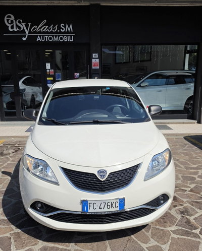 Lancia Ypsilon 1.2 69 CV 5 porte GPL Silver Plus (2)